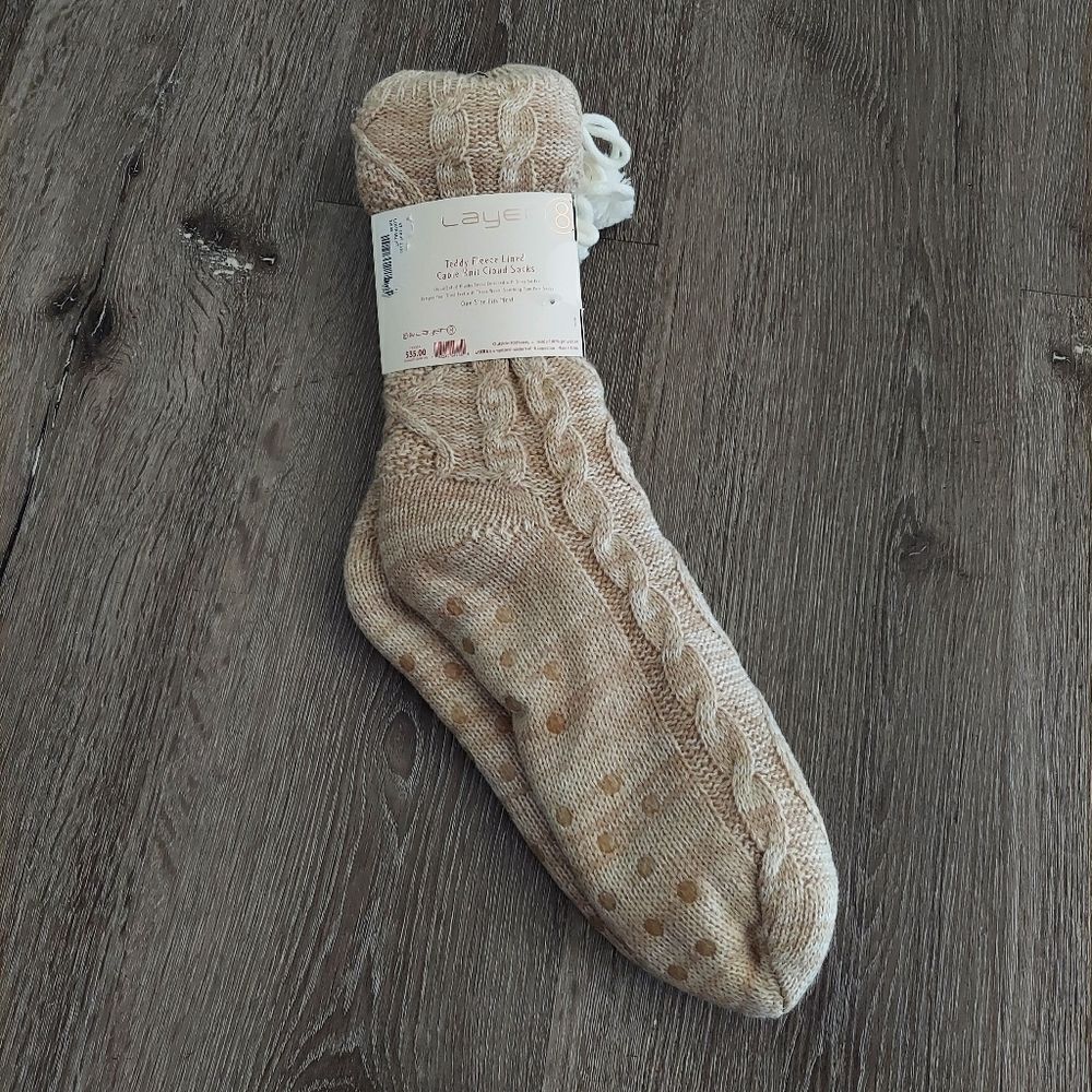 NEW Layer 8 Teddy Fleece Lined Cable Knit Cloud Socks Enriched With Shea Butter - Picture 3 of 4